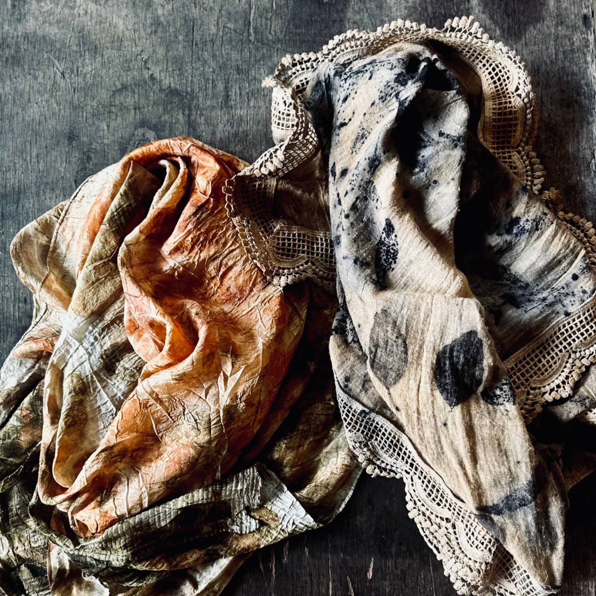 Image Botanical printed fabric.